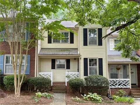 1904 Windy Point Ct, Winston Salem, NC 27127