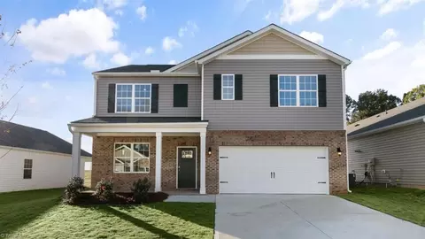 400 Falcon Ln, Lexington, NC 27295