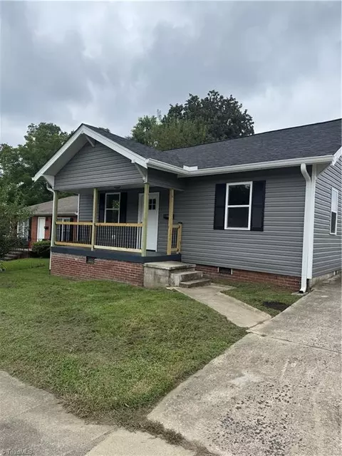 2314 Konnoak View Dr, Winston Salem, NC 27127