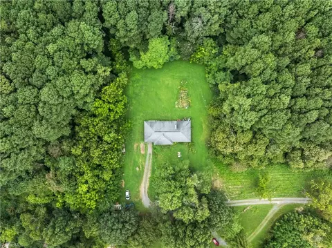 1028 Eagle Dr, Boonville, NC 27011