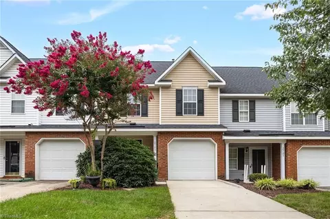 2703 Keswick Way N, Greensboro, NC 27410
