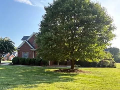 5907 Billet Rd, Oak Ridge, NC 27310