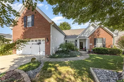 4207 Pepperbush Dr, Greensboro, NC 27405