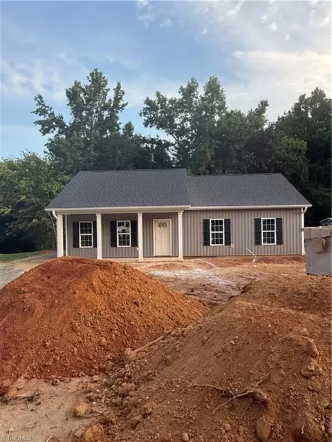 206 Creekside Dr, Mocksville, NC 27028