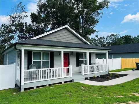207 Bethlehem Ave, Thomasville, NC 27360