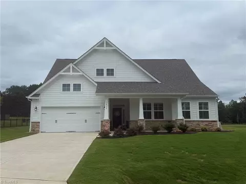 7829 Fairview Garden Trl, Clemmons, NC 27012