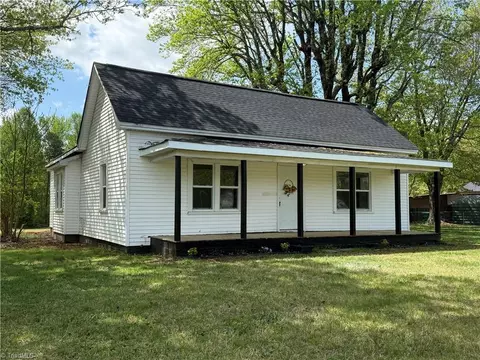 7723 Turnpike Rd, Archdale, NC 27263