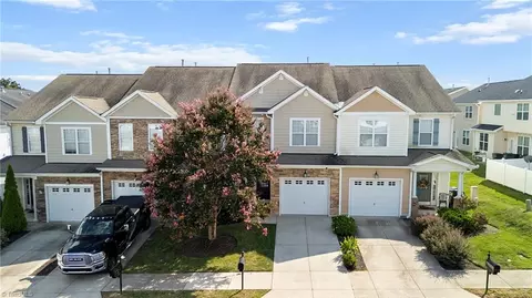 4032 Comrie Ln, Burlington, NC 27215