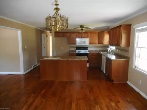 6007 Checker Rd, High Point, NC 27263 photo 5