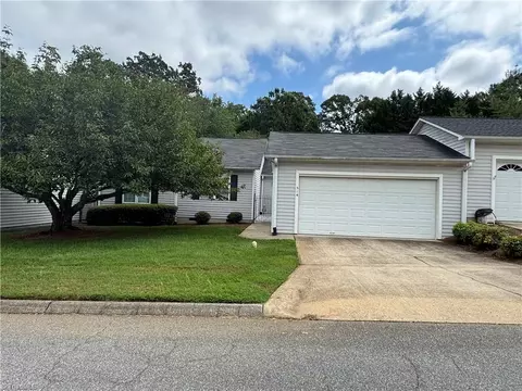 514 Westpark Cir, Winston Salem, NC 27103