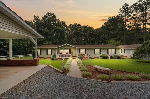 6904 Campbell Rd, Pleasant Garden, NC 27313