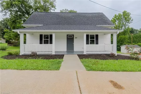 205 Key St, Pilot Mountain, NC 27041