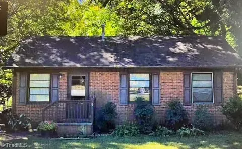 1306 Filbert Pl, High Point, NC 27260