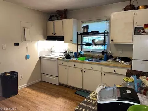 1306 Filbert Pl, High Point, NC 27260 photo 6