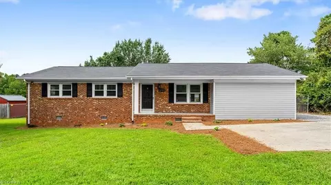 511 Butler Ave E, Liberty, NC 27298