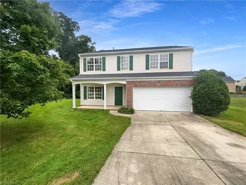 12 Silverbrook Ct, Mcleansville, NC 27301