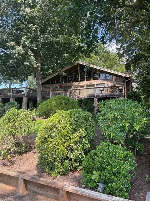 166 Mull Dr, Taylorsville, NC 28681