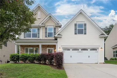 2814 Chari Park Ln, Walkertown, NC 27051
