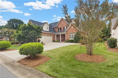 105 Sycamore Commons Ln, Bermuda Run, NC 27006
