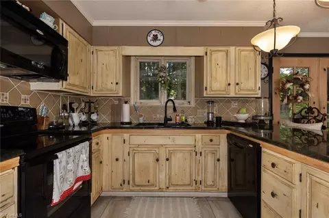 Kitchen - 4709 Riverview Dr, Trinity, NC 27370 photo 2 of 3