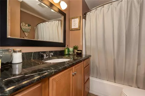 Bath - 4709 Riverview Dr, Trinity, NC 27370 photo 3 of 5