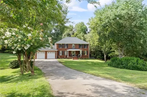 157 Ashbury Ct, Lexington, NC 27295