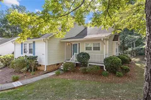 806 Carriage Crossing Ln, Greensboro, NC 27410