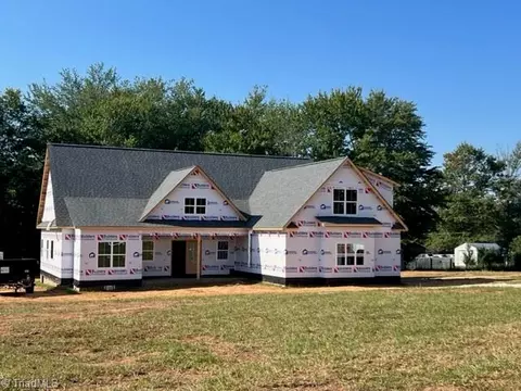 107 Alley Farm Rd, Summerfield, NC 27358
