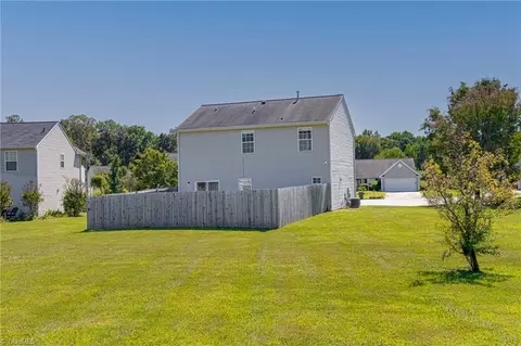 1257 Silverstone Ct, High Point, NC 27265 photo 31