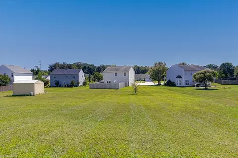 1257 Silverstone Ct, High Point, NC 27265 photo 32
