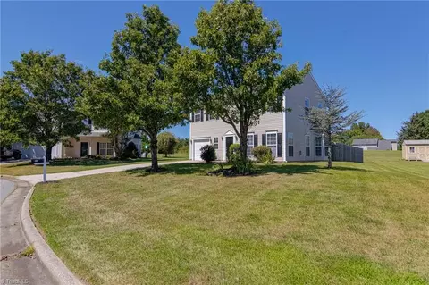 1257 Silverstone Ct, High Point, NC 27265 photo 3