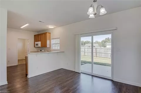 1257 Silverstone Ct, High Point, NC 27265 photo 9