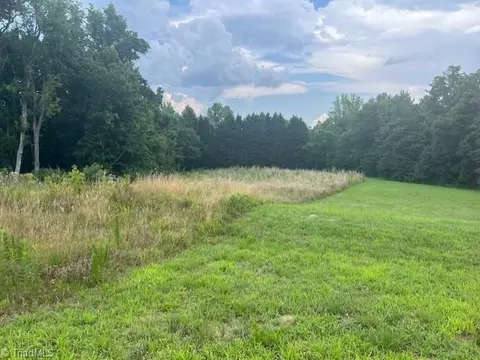 225 Hidden Acres Dr, Thomasville, NC 27360