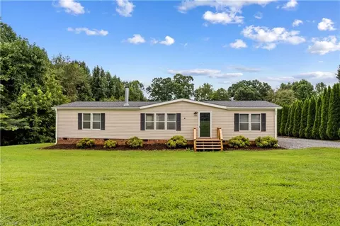 1222 Bryant Mill Rd, Ararat, NC 27007