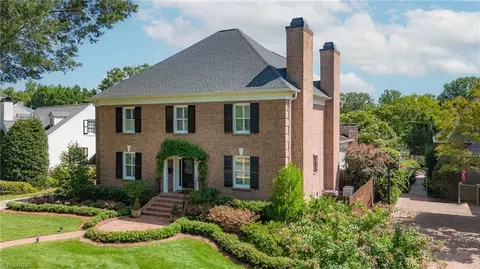 1818 Saint Andrews Rd, Greensboro, NC 27408