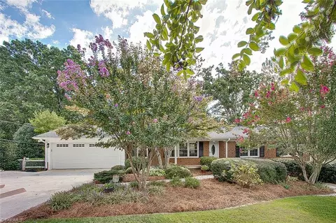 1201 Lindale Dr, Asheboro, NC 27205