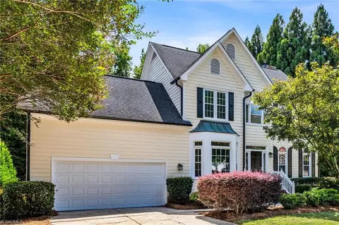 513 Willowview Dr, Greensboro, NC 27455