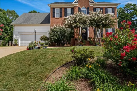 3625 Oak Chase Dr, High Point, NC 27265