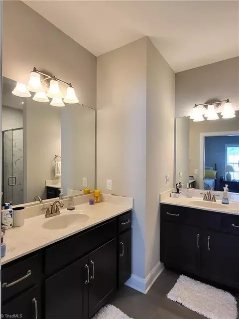 Bath - 397 Northbridge Dr, High Point, NC 27265 photo 4 of 5