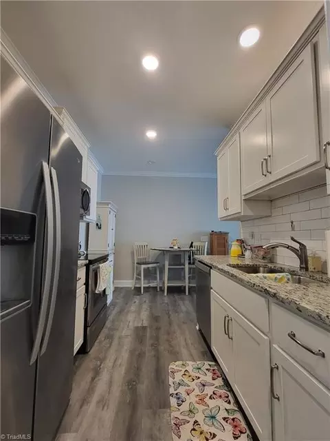 Kitchen - 397 Northbridge Dr, High Point, NC 27265 photo 5 of 6
