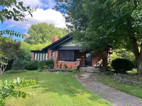 400 Cherry St, Mount Airy, NC 27030