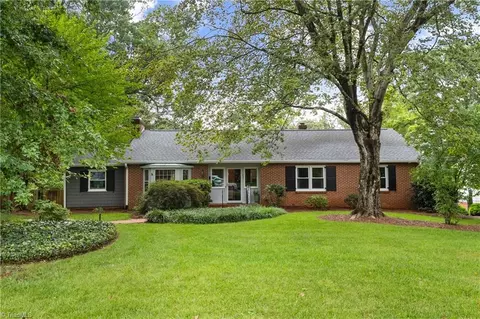 621 Yorkshire Rd, Winston Salem, NC 27106