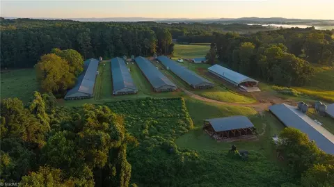 167 Buck Hollow Trl, Ararat, NC 27007