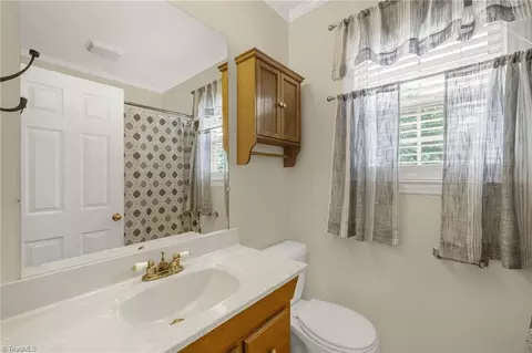 Bath - 712 Sunset Ave, Madison, NC 27025 photo 1 of 2