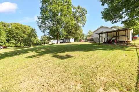 Exterior - 712 Sunset Ave, Madison, NC 27025 photo 10 of 11