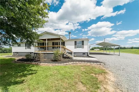 1504 Varnie Rd, Yadkinville, NC 27055