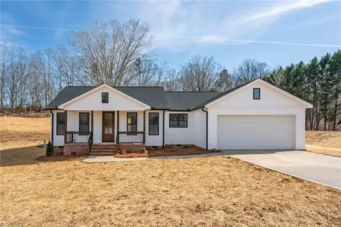 7388 Turnpike Rd, Archdale, NC 27263
