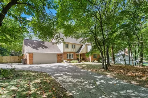 1902 San Fernando Dr, High Point, NC 27265
