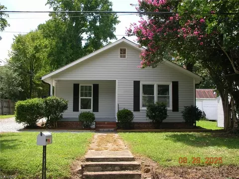 45 Finch Ave W, Denton, NC 27239