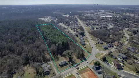 2012 Mcknight Mill Rd, Greensboro, NC 27405